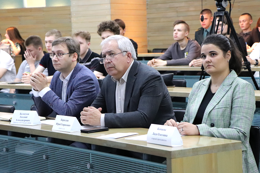 Развитие энергетики, машиностроения в Омском регионе, замещение импортных товаров и другие проблемы обсудили в техническом университете Развитие энергетики, машиностроения в Омском регионе, замещение импортных товаров и другие проблемы обсудили в техническом университете