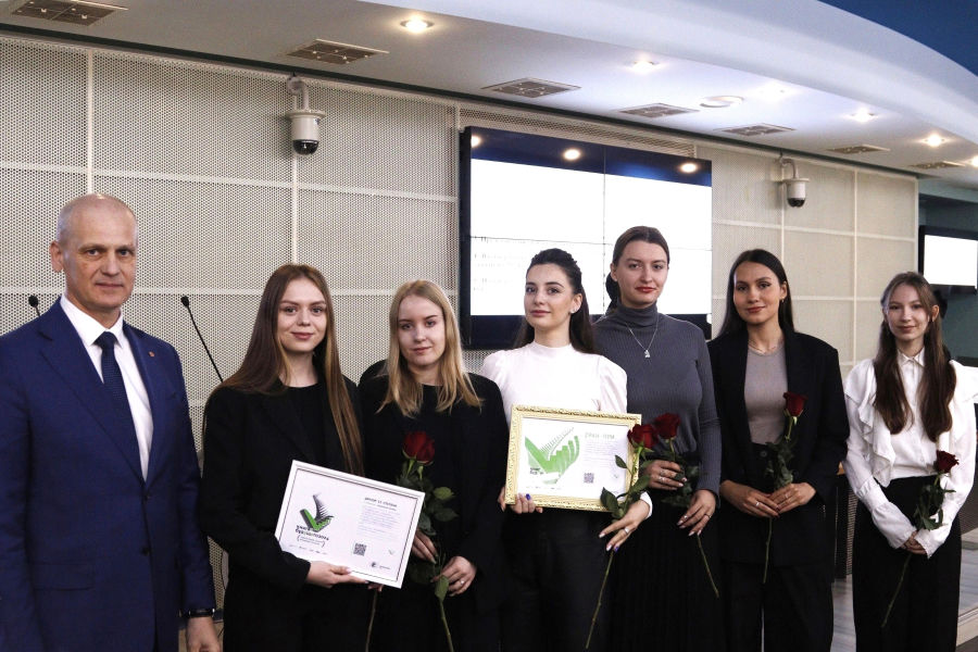 Политехники выиграли Гран-при в Международном конкурсе «Книга будущего-2024» Политехники выиграли Гран-при в Международном конкурсе «Книга будущего-2024»