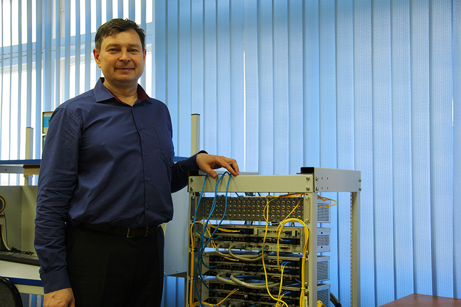 День радио: когда голосовую связь вытеснит интернет-общение? День радио: когда голосовую связь вытеснит интернет-общение?