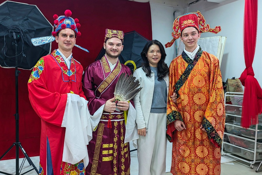 Сотрудники университета обучают китайских студентов инженерным наукам Сотрудники университета обучают китайских студентов инженерным наукам