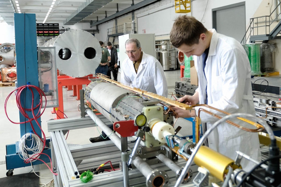 Минобрнауки России поддержит в 2017 году свыше 440 научных проектов вузов, выделив на эти цели 2,9 млрд рублей Минобрнауки России поддержит в 2017 году свыше 440 научных проектов вузов, выделив на эти цели 2,9 млрд рублей