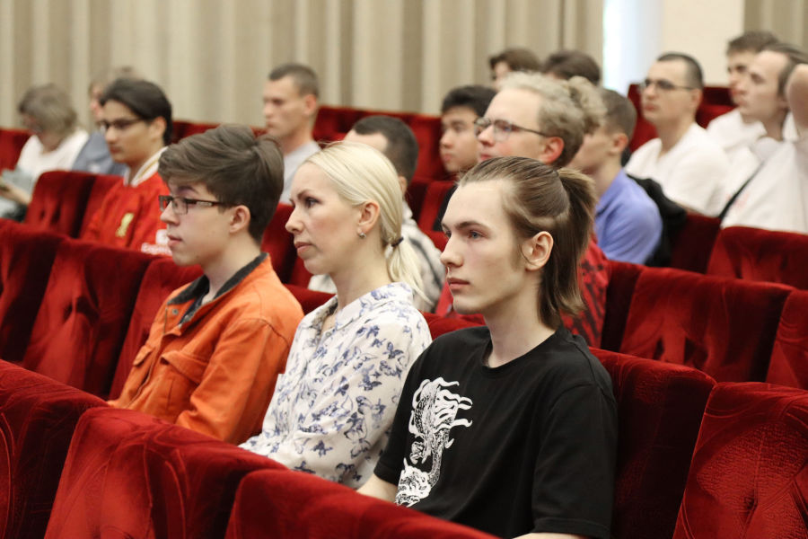 В ОмГТУ прошла встреча и. о. ректора с абитуриентами В ОмГТУ прошла встреча и. о. ректора с абитуриентами