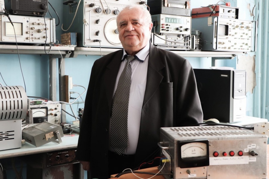 Устройство против наледи и сосулек изобрели в Омском политехе Устройство против наледи и сосулек изобрели в Омском политехе