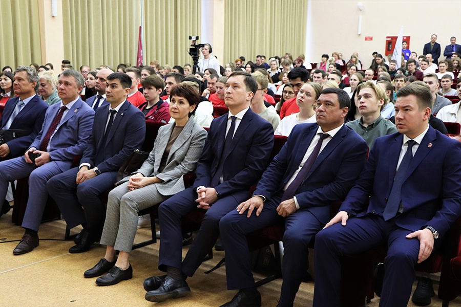 Горизонт новых возможностей: в ОмГТУ стартовал проект «Взлетная полоса для молодых профессионалов. Новые регионы» Горизонт новых возможностей: в ОмГТУ стартовал проект «Взлетная полоса для молодых профессионалов. Новые регионы»