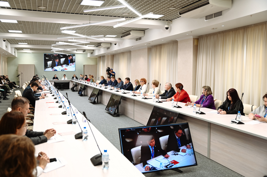 Политехники приняли участие в IV Форуме глав регионов ШОС Политехники приняли участие в IV Форуме глав регионов ШОС