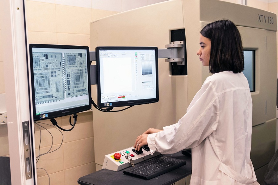 Политехники – получатели стипендии Губернатора Омской области Политехники – получатели стипендии Губернатора Омской области