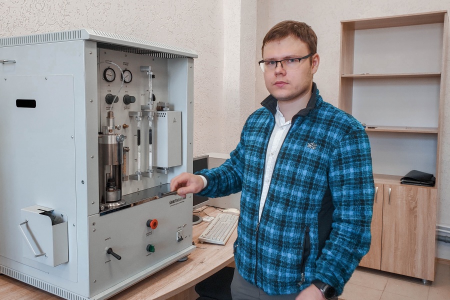 Аспирант ОмГТУ создает новый материал для нанесения износостойких покрытий Аспирант ОмГТУ создает новый материал для нанесения износостойких покрытий