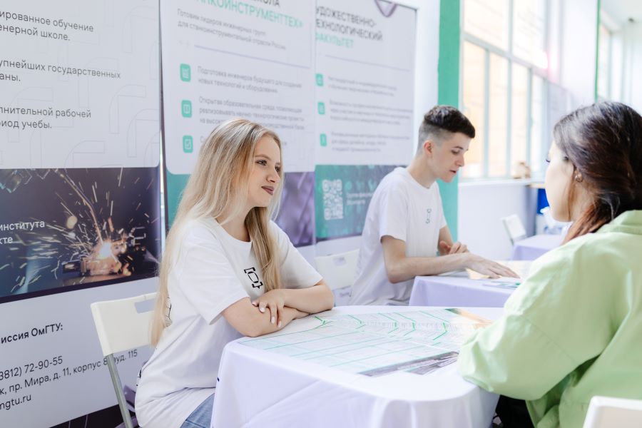 В ОмГТУ подведены промежуточные итоги приемной кампании 2025 года В ОмГТУ подведены промежуточные итоги приемной кампании 2025 года