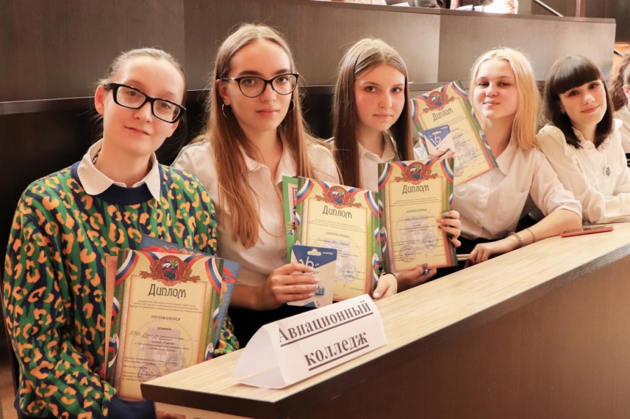 ОмГТУ проверил экономические знания школьников ОмГТУ проверил экономические знания школьников