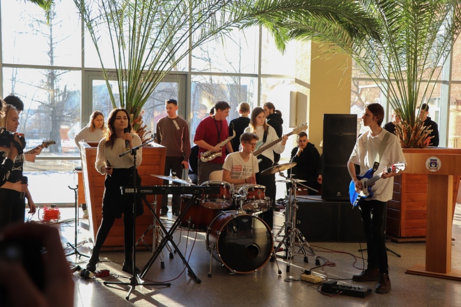 В ОмГТУ прошел день открытых дверей в новом формате В ОмГТУ прошел день открытых дверей в новом формате