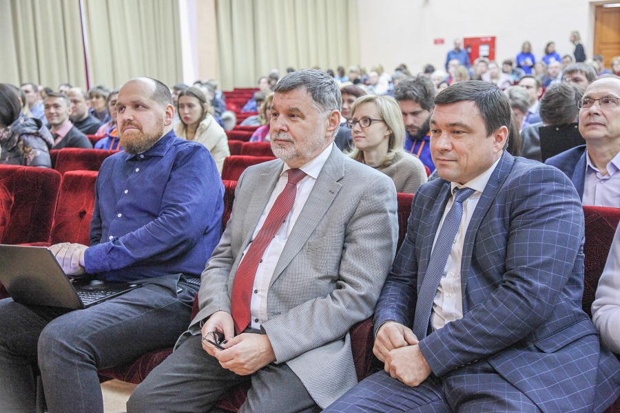 В ОмГТУ стартовала образовательная программа для госслужащих в рамках нацпроекта «Цифровая экономика» В ОмГТУ стартовала образовательная программа для госслужащих в рамках нацпроекта «Цифровая экономика»