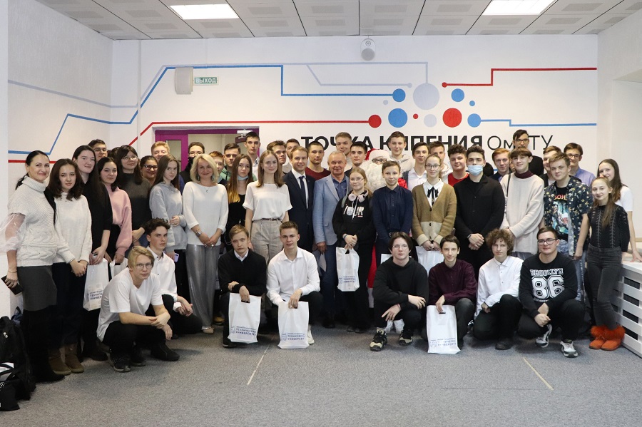 ОмГТУ провел тест-драйв профессий для омских школьников ОмГТУ провел тест-драйв профессий для омских школьников