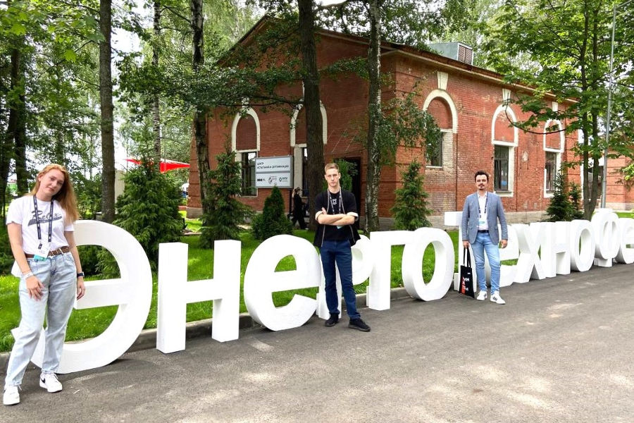 Сотрудники и студенты политеха приняли участие в ЭнергоТехноФесте Сотрудники и студенты политеха приняли участие в ЭнергоТехноФесте