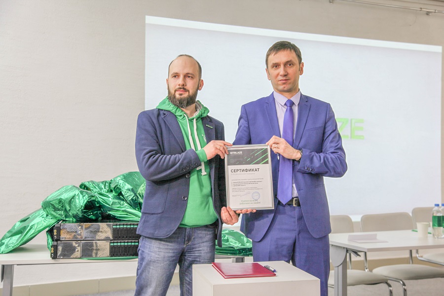 В ОмГТУ открылась первая за Уралом лаборатория с российским ИТ-оборудованием В ОмГТУ открылась первая за Уралом лаборатория с российским ИТ-оборудованием