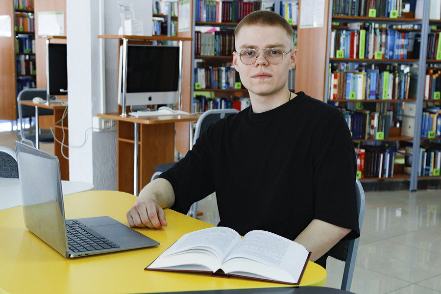 Политехник получил именную стипендию Андрея Мельниченко Политехник получил именную стипендию Андрея Мельниченко