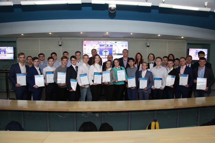В ОмГТУ прошло вручение свидетельств о зачислении на базовую кафедру ПАО "Газпром нефть" В ОмГТУ прошло вручение свидетельств о зачислении на базовую кафедру ПАО "Газпром нефть"