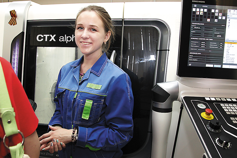 Виктор Шалай: «К защите диплома инженер уже досконально знает и само производство, и психологию производственных отношений» Виктор Шалай: «К защите диплома инженер уже досконально знает и само производство, и психологию производственных отношений»