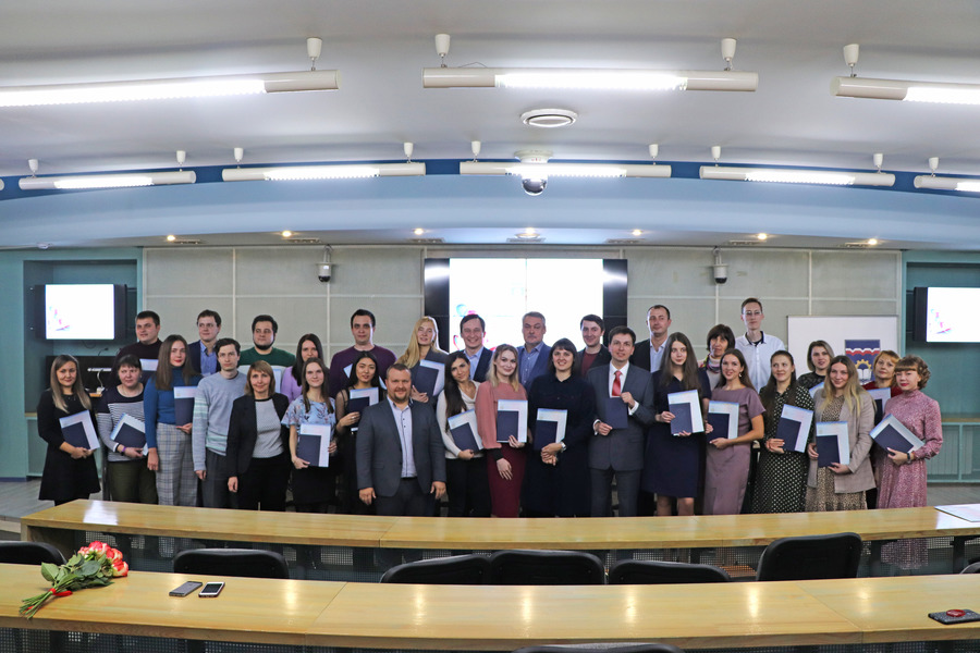 В Омском политехе состоялось вручение дипломов аспирантам 2020 года В Омском политехе состоялось вручение дипломов аспирантам 2020 года