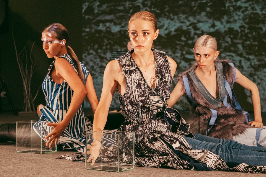 Омская Арт-резиденция открыла выставку экопроекта «Оттенки Севера» в музее имени М. А. Врубеля Омская Арт-резиденция открыла выставку экопроекта «Оттенки Севера» в музее имени М. А. Врубеля