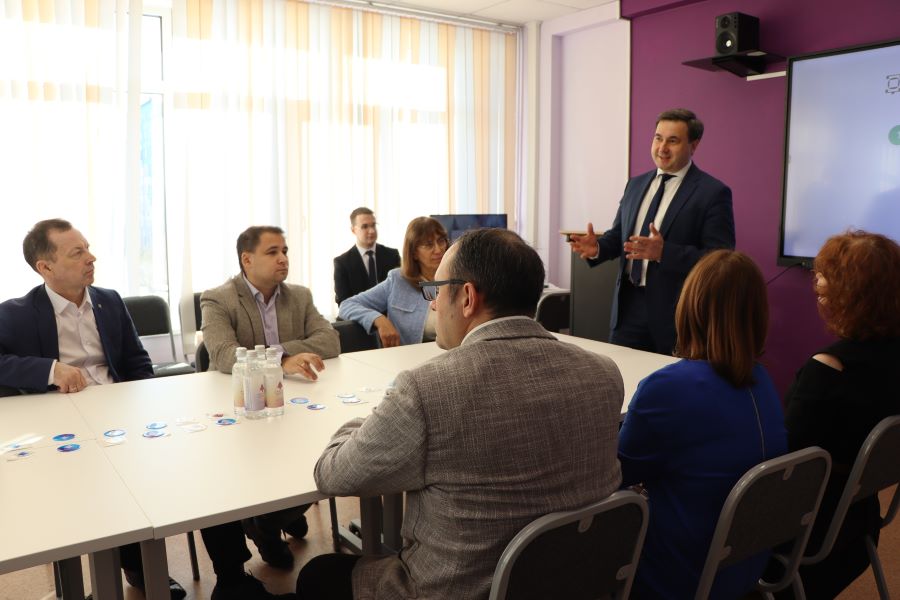 В вузе открылась лаборатория «Мобильная платформа Аврора» В вузе открылась лаборатория «Мобильная платформа Аврора»