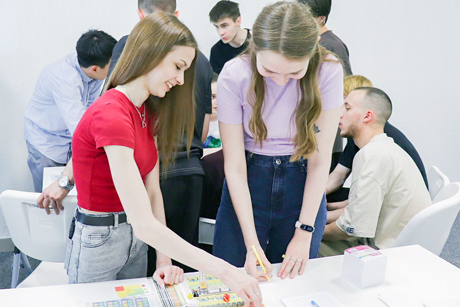 Политехники отработали навык принятия решений в нефтяном бизнесе Политехники отработали навык принятия решений в нефтяном бизнесе