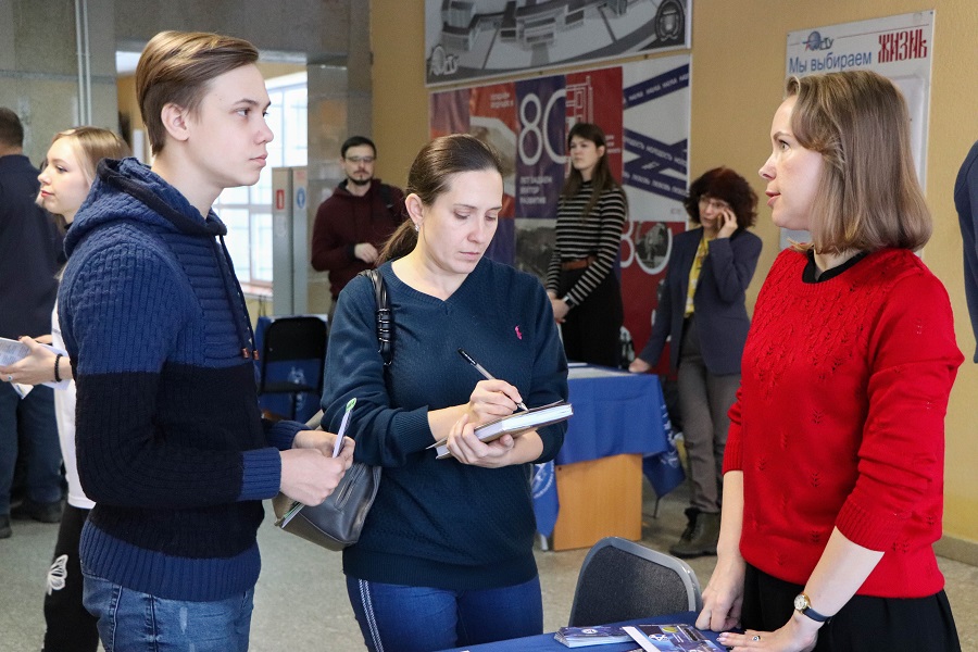 Омский политех рассказал абитуриентам о новых правилах приема в вуз Омский политех рассказал абитуриентам о новых правилах приема в вуз