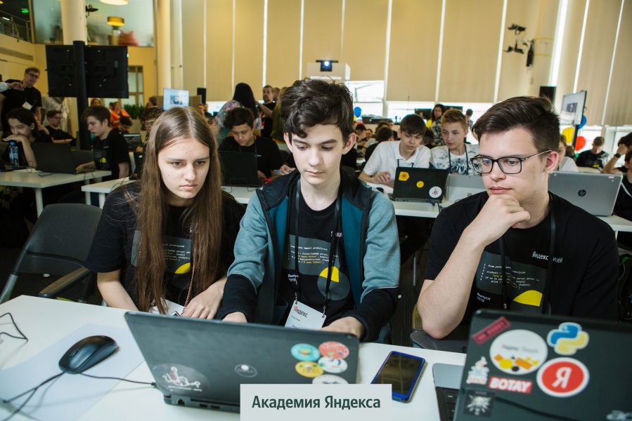 Омский политех и Лицей Академии Яндекса погрузят школьников в мир IT Омский политех и Лицей Академии Яндекса погрузят школьников в мир IT