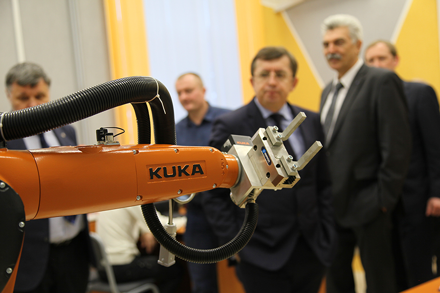 ОмГТУ с рабочим визитом посетили представители ФГУП «ГКНПЦ им М.В. Хруничева» ОмГТУ с рабочим визитом посетили представители ФГУП «ГКНПЦ им М.В. Хруничева»