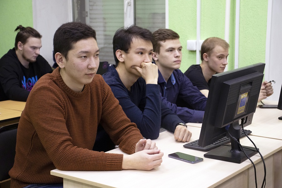 В Омском политехе обсудили проблемы авиа- и ракетостроения В Омском политехе обсудили проблемы авиа- и ракетостроения