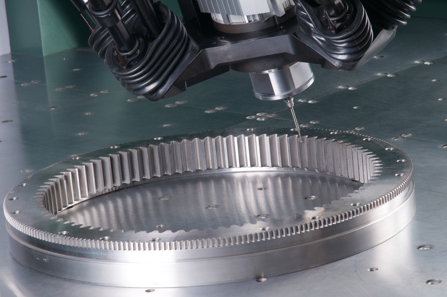 Молодой ученый из ОмГТУ работает над проектом для сферы машиностроения Молодой ученый из ОмГТУ работает над проектом для сферы машиностроения