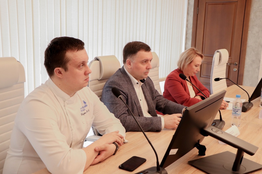 В ОмГТУ обсудили проблемы организации социального питания В ОмГТУ обсудили проблемы организации социального питания