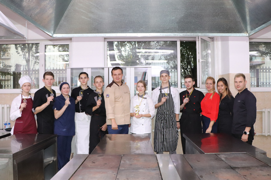 Студенты ОмГТУ продемонстрировали свои кулинарные способности Студенты ОмГТУ продемонстрировали свои кулинарные способности