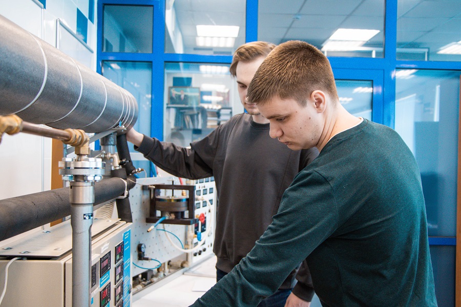 С Днем работников нефтяной, газовой и топливной промышленности С Днем работников нефтяной, газовой и топливной промышленности