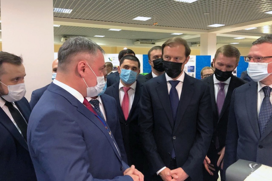 Дмитрий Маевский представил передовые научные разработки ОмГТУ Министру промышленности и торговли Российской Федерации Дмитрий Маевский представил передовые научные разработки ОмГТУ Министру промышленности и торговли Российской Федерации