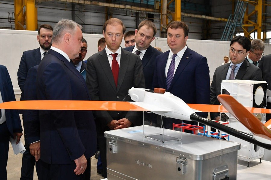 Политех представил научные разработки министру промышленности и торговли РФ Денису Мантурову Политех представил научные разработки министру промышленности и торговли РФ Денису Мантурову