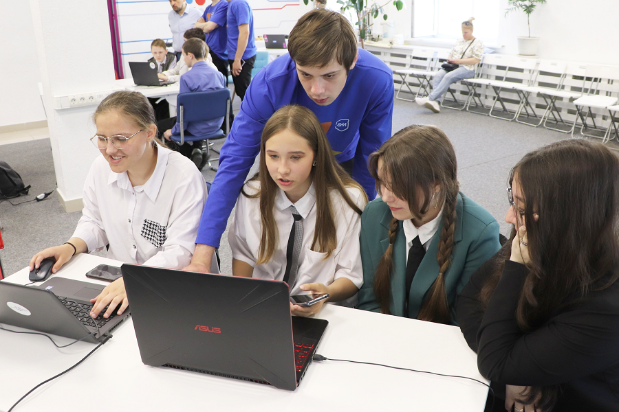 Политех запускает четвертый сезон проектных школ для учащихся 8–11 классов Политех запускает четвертый сезон проектных школ для учащихся 8–11 классов