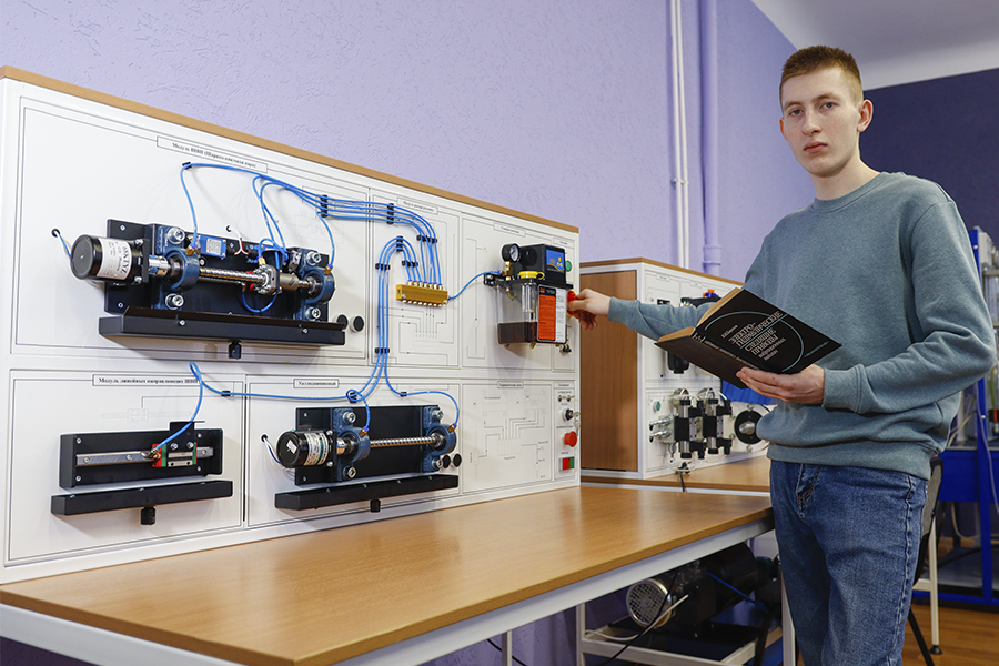 Студентам ПИШ «СтанкоИнструментТех» доступны новые возможности для работы со специализированным оборудованием Студентам ПИШ «СтанкоИнструментТех» доступны новые возможности для работы со специализированным оборудованием