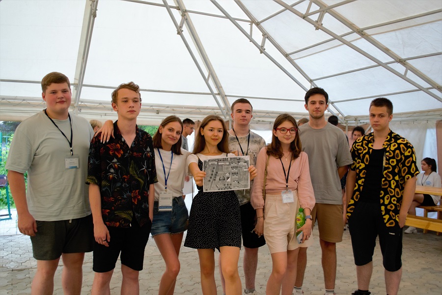 Политехники – участники летней академии ПАО «Газпром нефть» Политехники – участники летней академии ПАО «Газпром нефть»