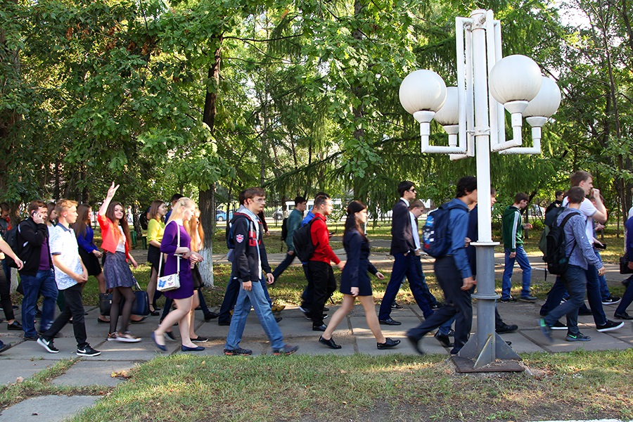 ОмГТУ приветствовал первокурсников песнями и напутствиями ОмГТУ приветствовал первокурсников песнями и напутствиями