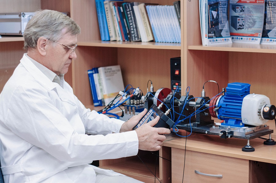 Ученые ОмГТУ научились «слышать» поломку промышленного оборудования Ученые ОмГТУ научились «слышать» поломку промышленного оборудования