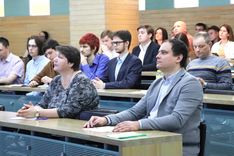 ОмГТУ стал площадкой для обсуждения актуальных вопросов радиотехники, электроники и нанотехнологий ОмГТУ стал площадкой для обсуждения актуальных вопросов радиотехники, электроники и нанотехнологий