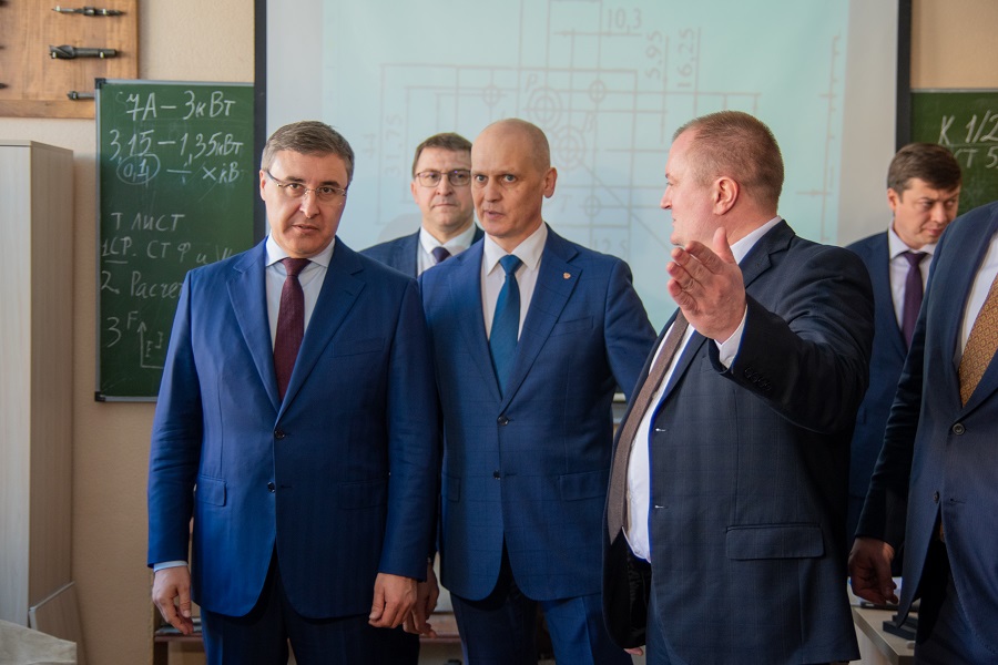 ОмГТУ посетил министр науки и высшего образования России Валерий Фальков ОмГТУ посетил министр науки и высшего образования России Валерий Фальков