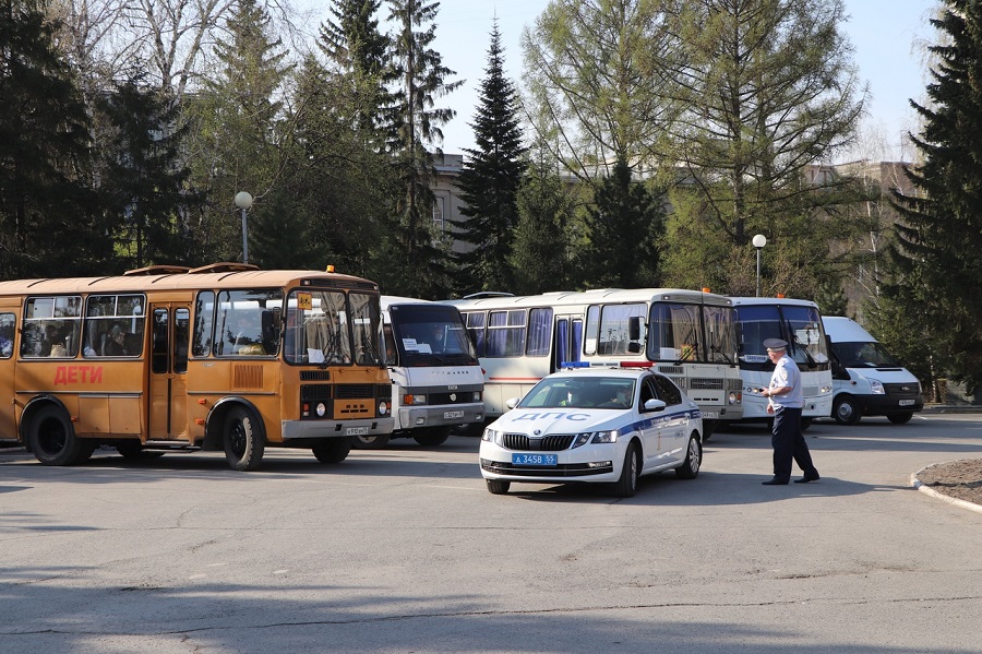 ОмГТУ организовал возвращение студентов из Казахстана домой во второй раз ОмГТУ организовал возвращение студентов из Казахстана домой во второй раз