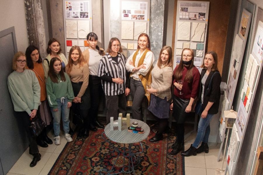 Студенты кафедры «Дизайн» представили свои работы в центре декора «КРАФИКА» Студенты кафедры «Дизайн» представили свои работы в центре декора «КРАФИКА»