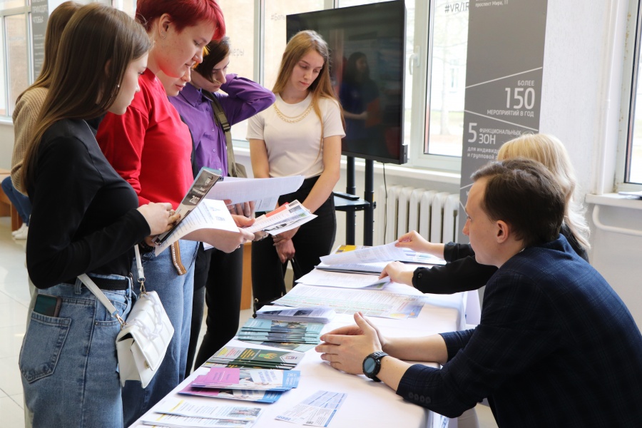 ОмГТУ стал организатором региональной профориентационной выставки ОмГТУ стал организатором региональной профориентационной выставки