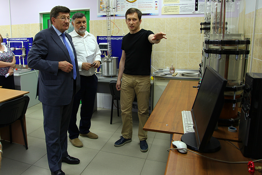 Двораковского впечатлила инновационная площадка Омского политеха Двораковского впечатлила инновационная площадка Омского политеха