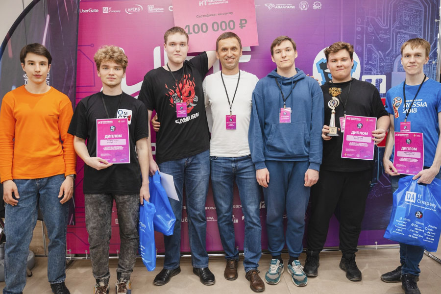 Команда Омского политеха завоевала серебро чемпионата в области информационной безопасности Команда Омского политеха завоевала серебро чемпионата в области информационной безопасности