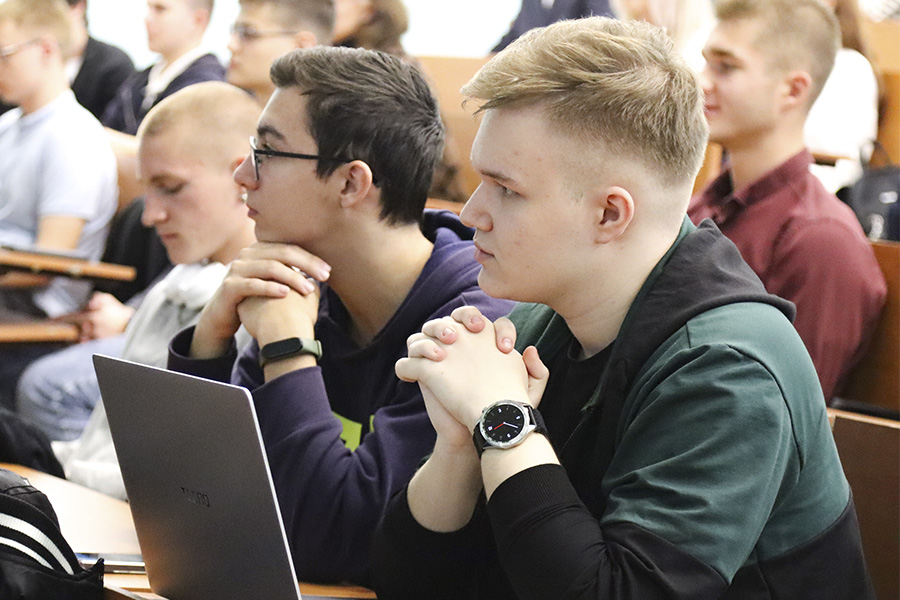 День ИТ-первокурсника в политехе: старт учебного года и цифровые соревнования День ИТ-первокурсника в политехе: старт учебного года и цифровые соревнования