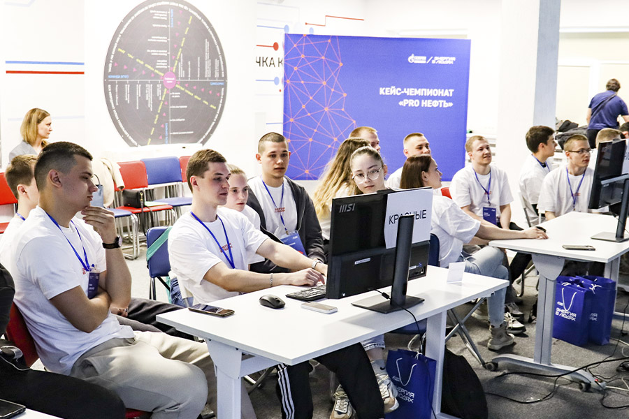 Политехники проходят практику на крупнейшем нефтеперерабатывающем заводе страны Политехники проходят практику на крупнейшем нефтеперерабатывающем заводе страны