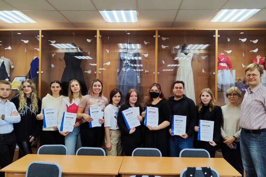 Студенты ОмГТУ разработали дизайн модной и удобной спецодежды Студенты ОмГТУ разработали дизайн модной и удобной спецодежды